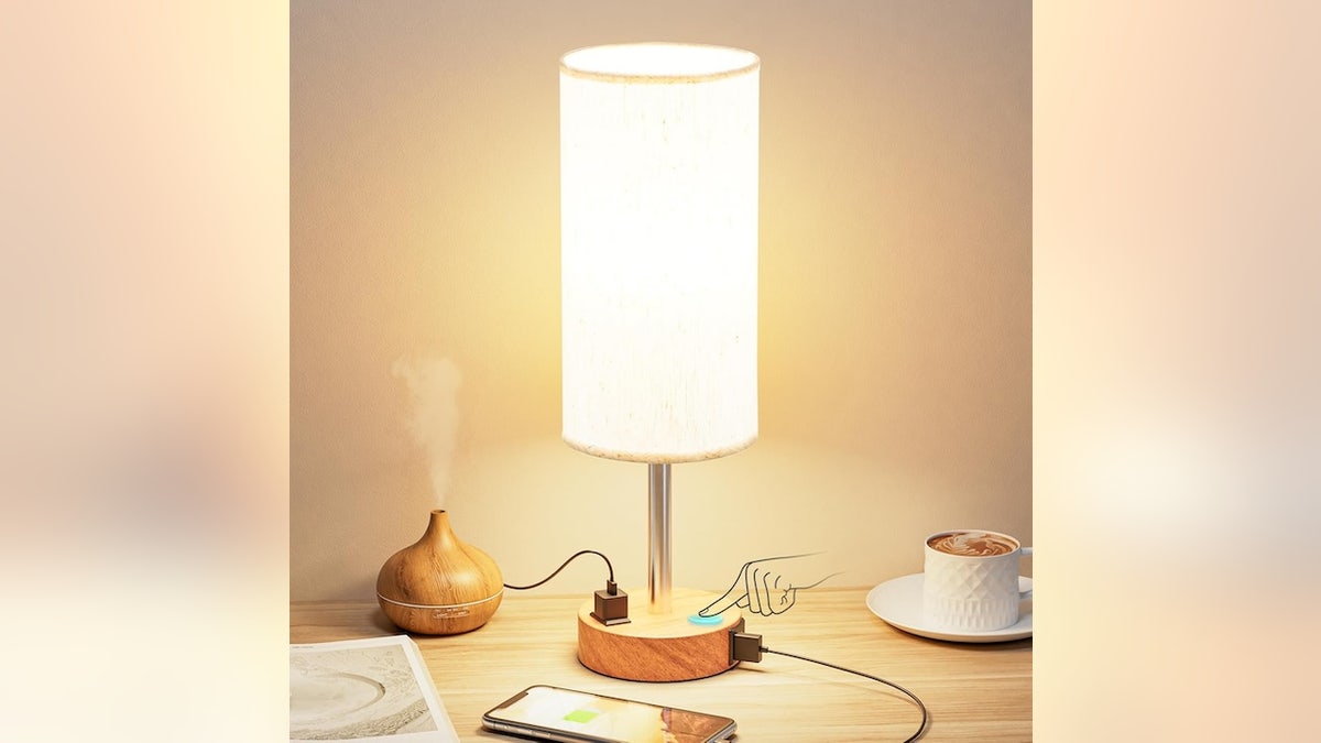You can easily adjust the brightness level on this lamp.