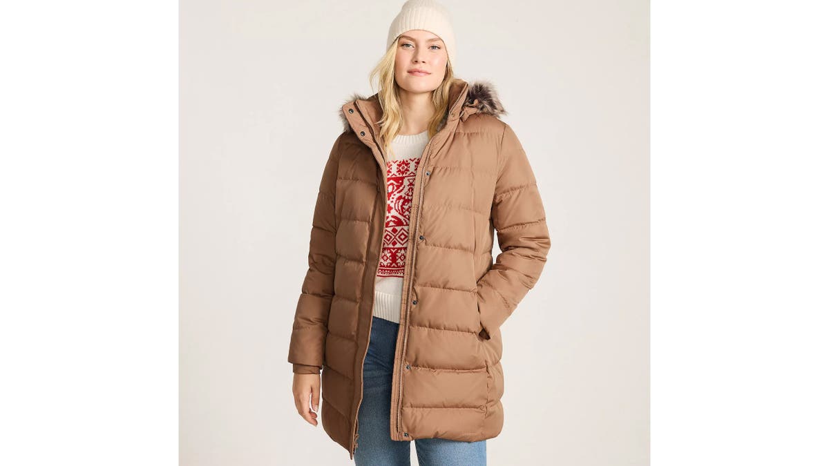  A dependable, no-fuss coat you’ll be glad to have when temps drop.