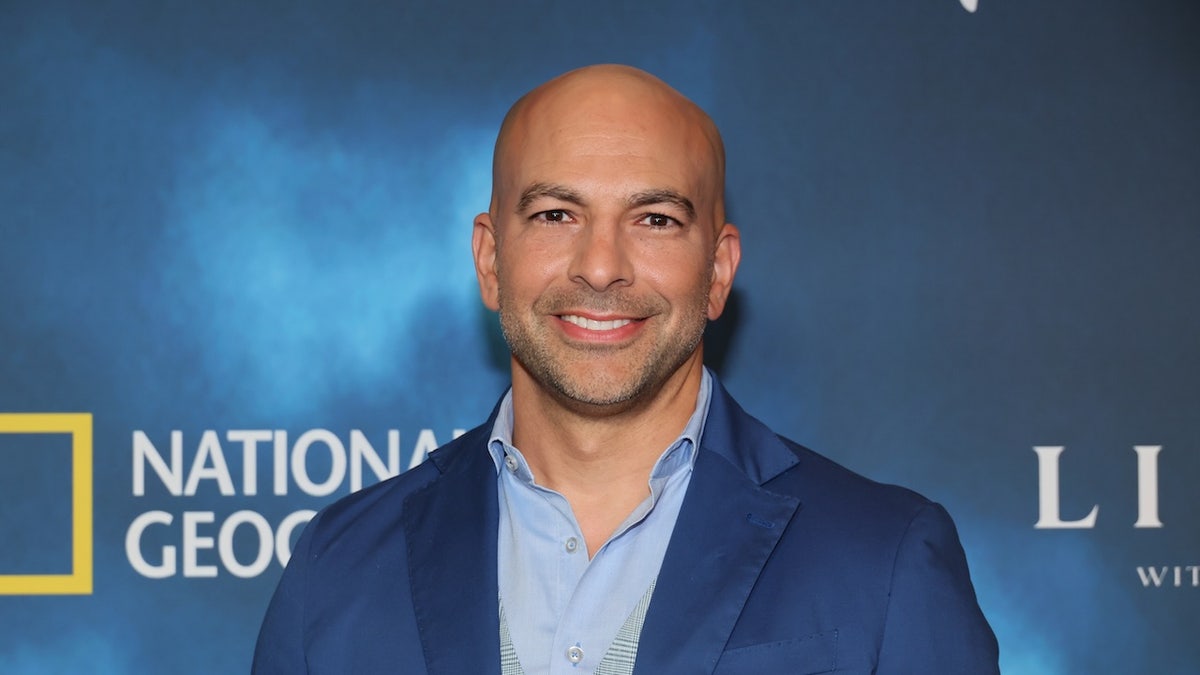 কেন বেশিরভাগ মানুষ 75 বছর বয়সে ‘স্বাস্থ্যের ক্লিফ’ থেকে পড়ে যায় – এবং ড্রপ এড়াতে 5 উপায়