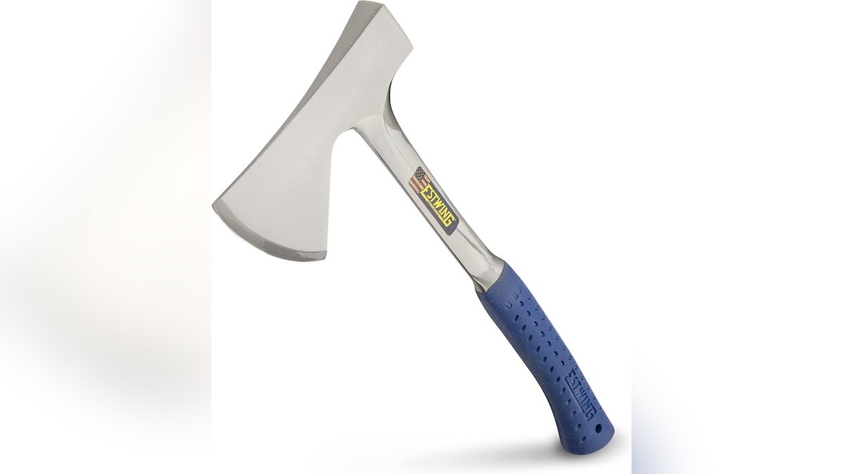 A comfort grip handle absorbs shock as you chop. 