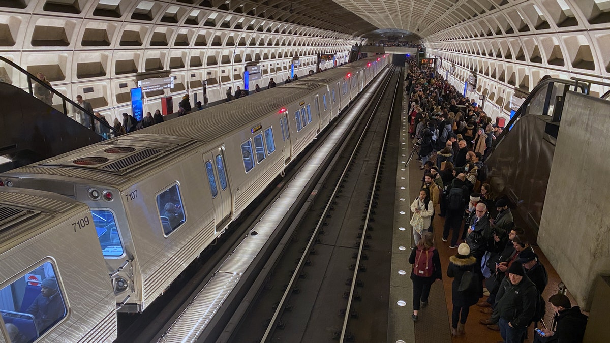 L'interno della stazione della metropolitana Farragut West a Washington, DC