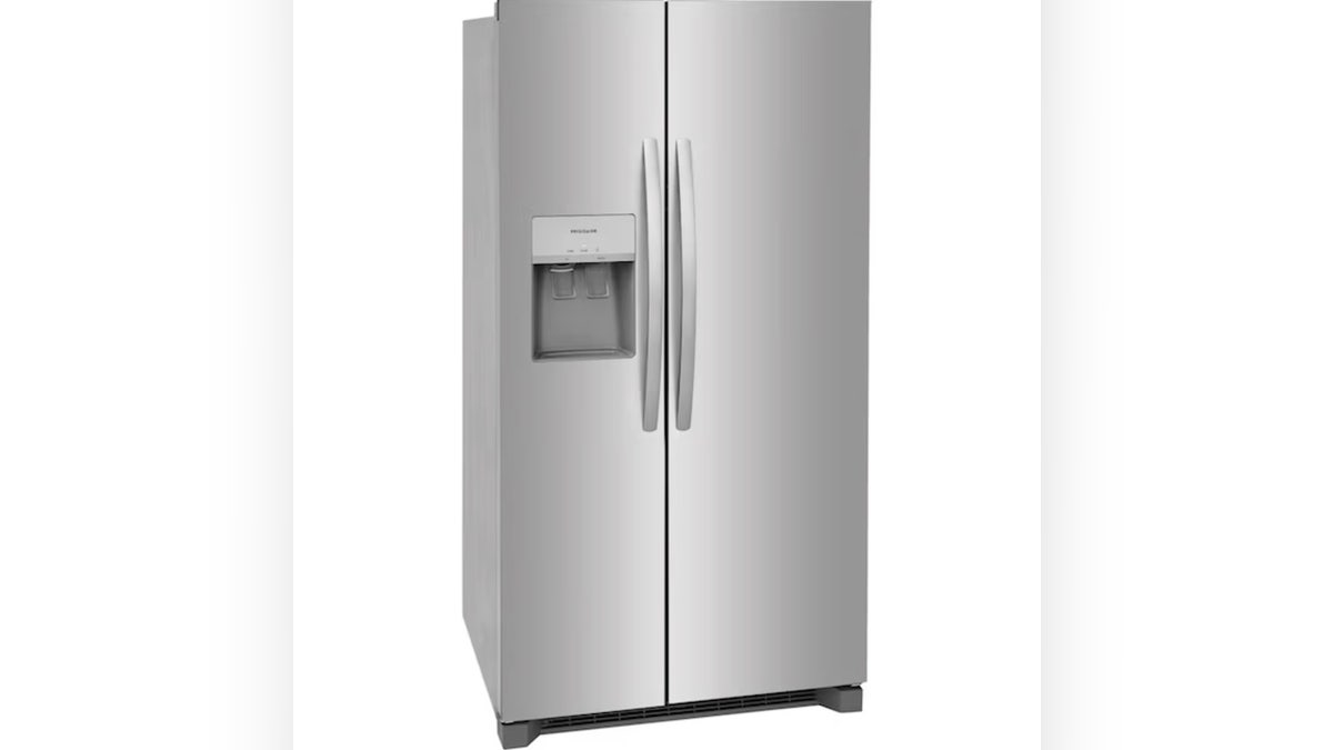 Resistant to fingerprints, this refrigerator is large enough for a big family. 