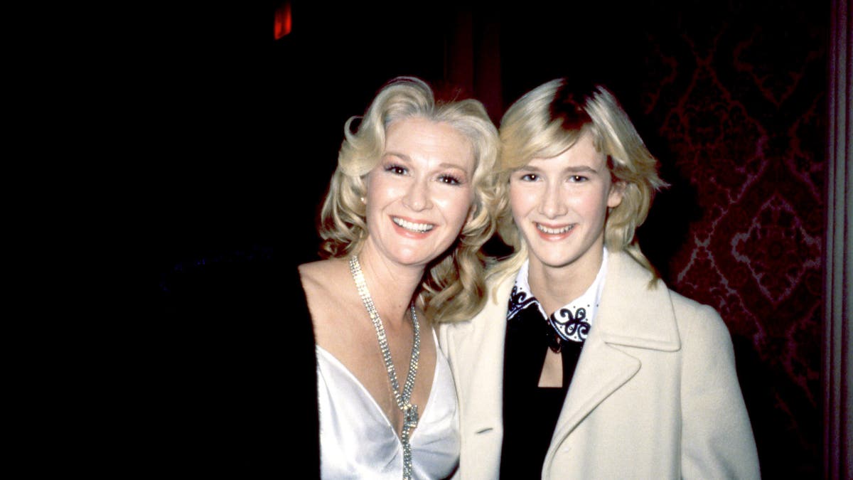 Diane Ladd and Laura Dern in 1980