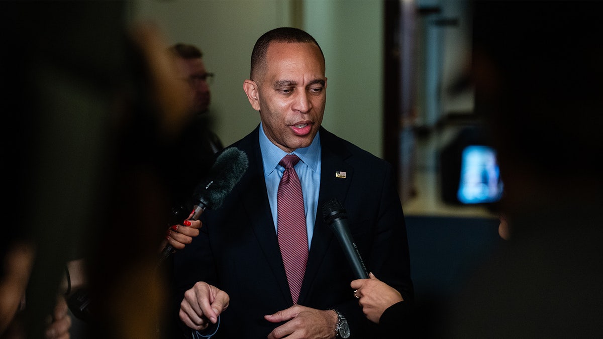 Hakeem Jeffries speaks to members of the press in the Capitol basement