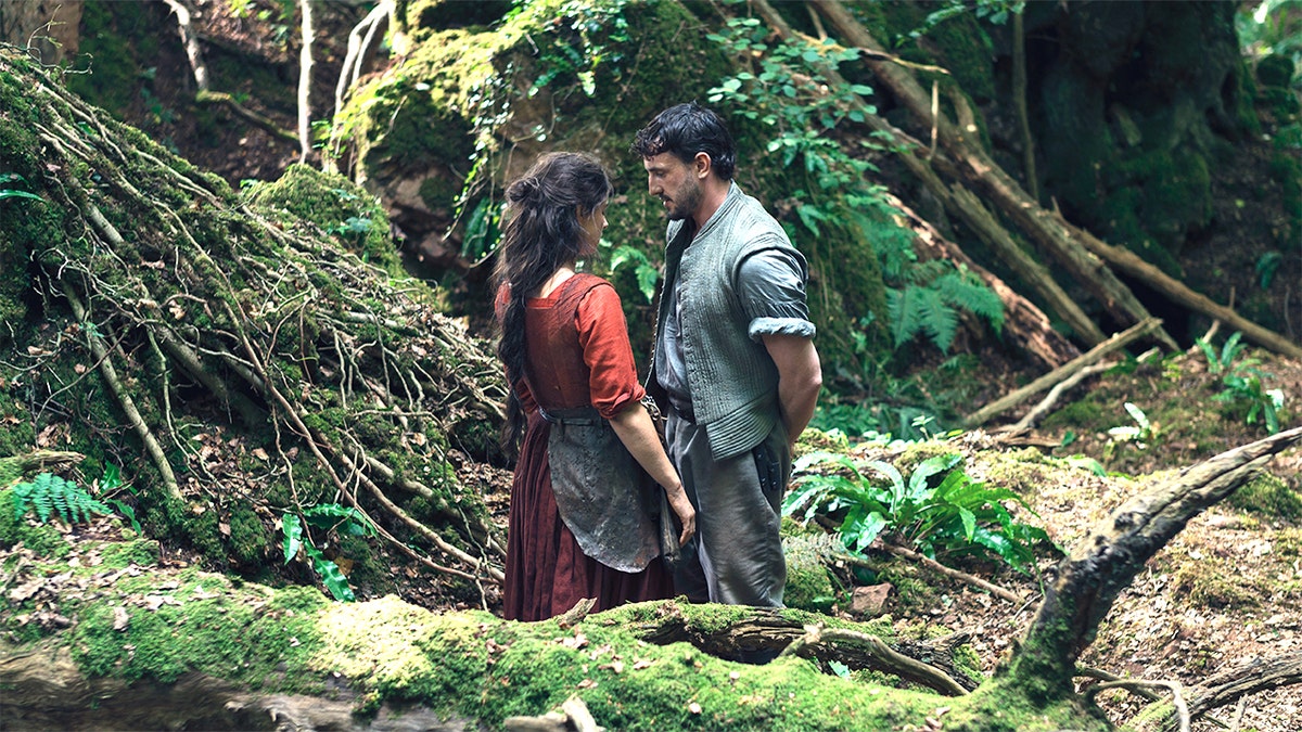 ‘Hamnet’ Review: Jessie Buckley, Paul Mescal lead moving Shakespeare family drama