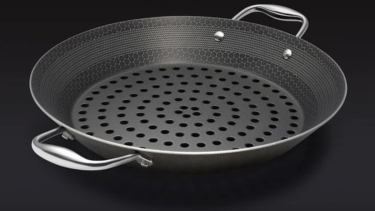 Gordon Ramsay's favorite cookware is on sale for Black Friday – up