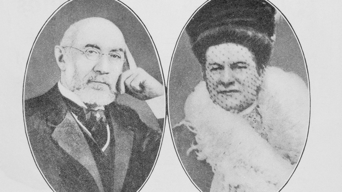 Photo of Titanic passengers Isidor and Ida Straus