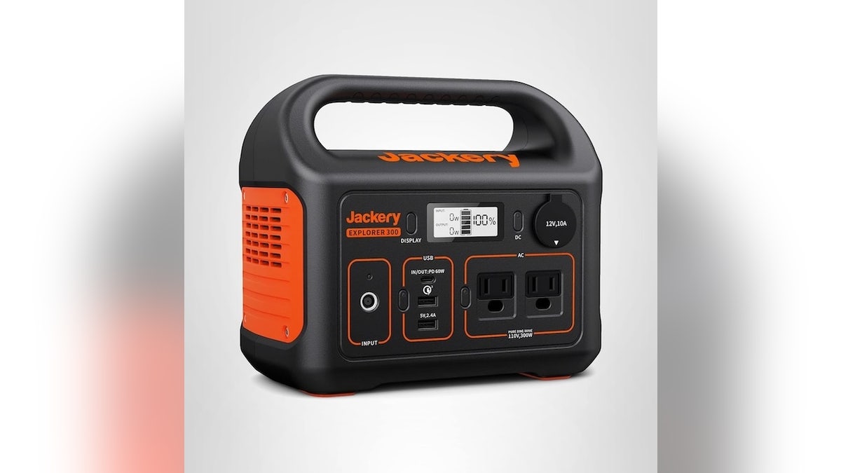 Go off-grid with this six-power power station. 