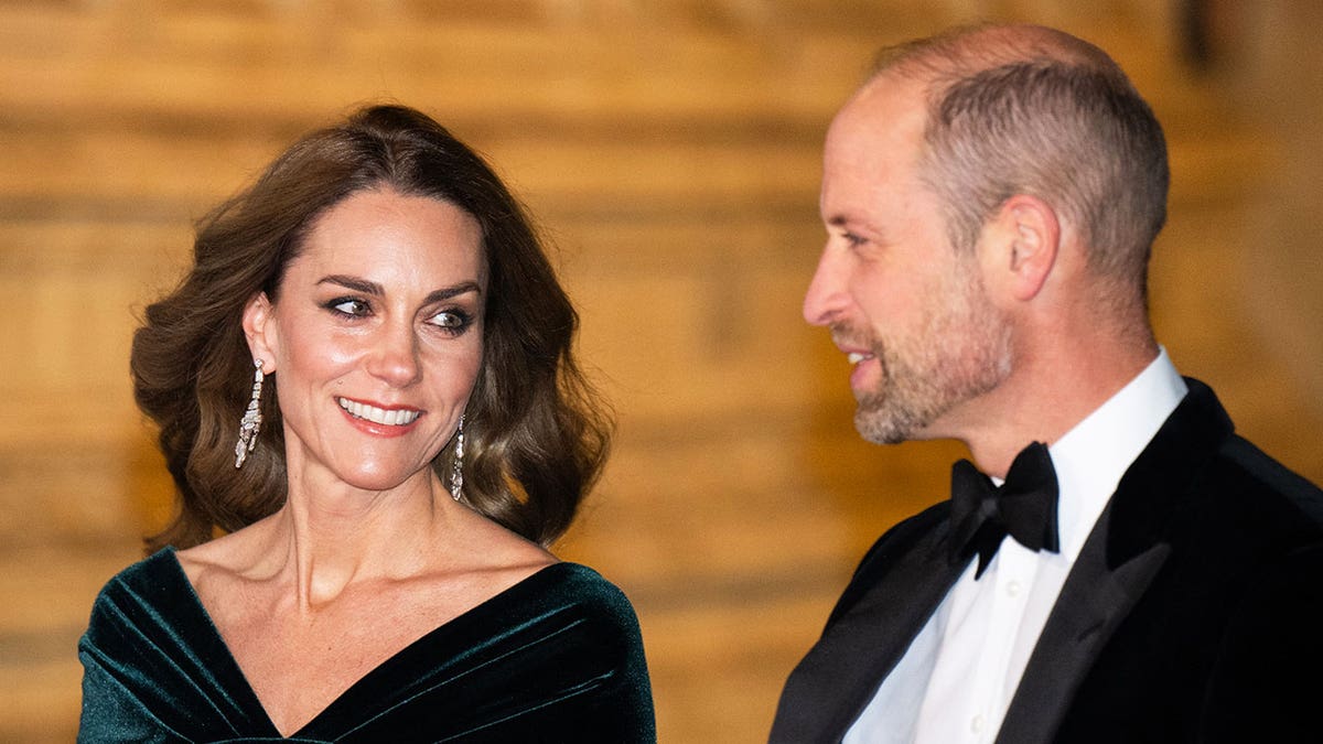 Kate Middleton looking adoringly at Prince William