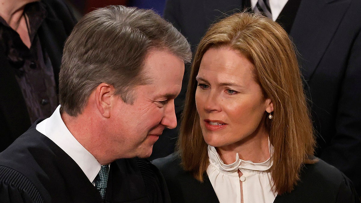 Justices Amy Coney Barrett and Brett Kavanaugh