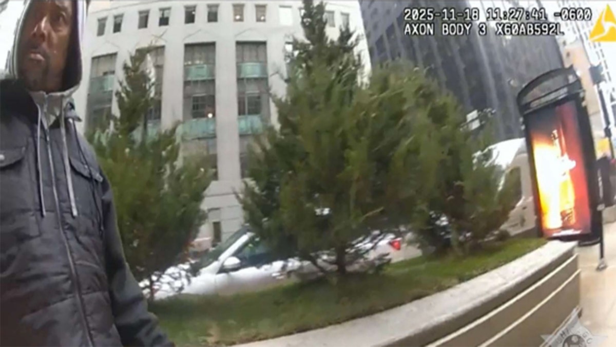 Lawrence Reed na nagraniu z kamery policyjnej w Chicago