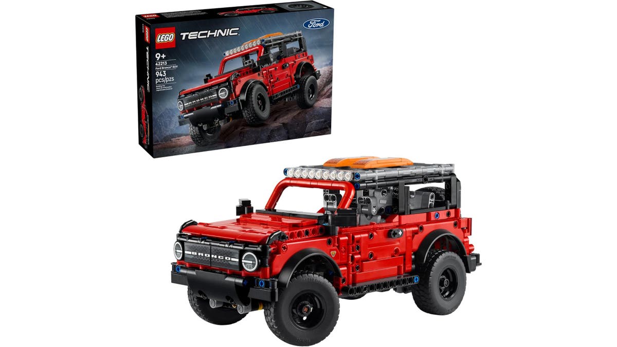 This Lego Bronco doesn’t just sit pretty, it can move. 