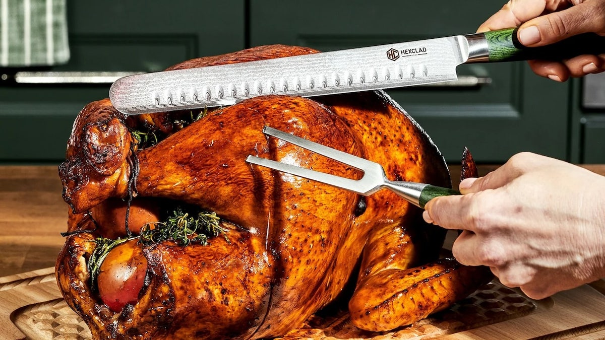 Cook like a pro this Thanksgiving using Gordon Ramsay’s favorite pans. 