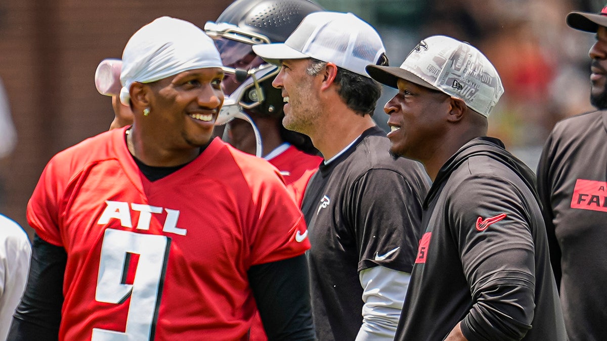 Michael Penix Jr. i Raheem Morris w praktyce