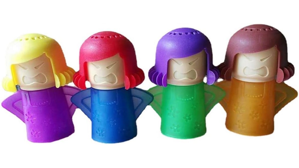 This cute and easy microwave cleaner uses steam to get rid of oven messes.