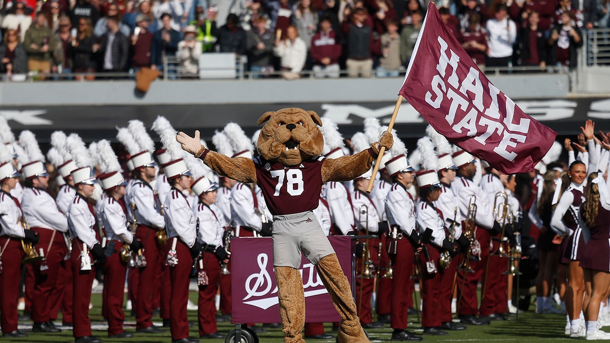 Mississippi State's mascot come out