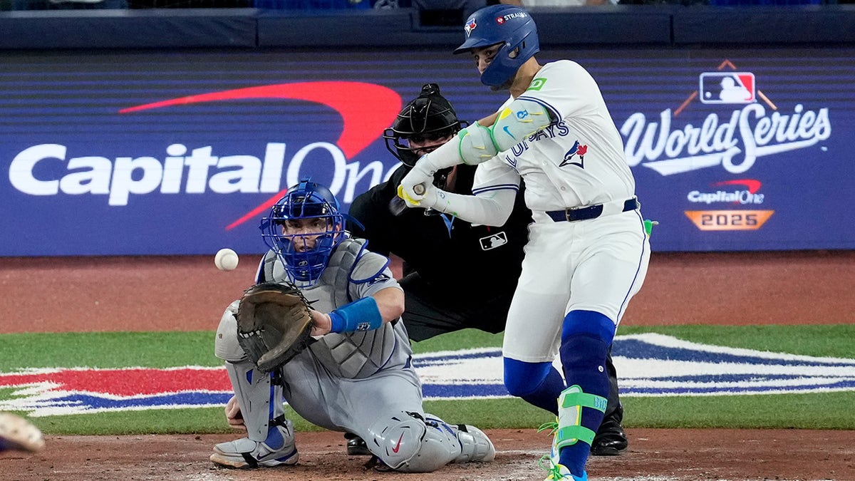 বো বিচেট হোমারের হয়ে দোলাচ্ছেন