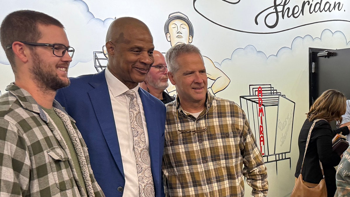 Darryl Strawberry poses for a photo