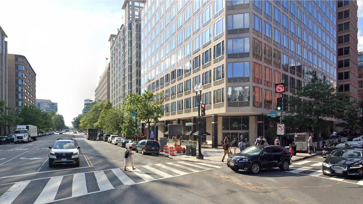 Law enforcement responding after 2 National Guard members shot near White House