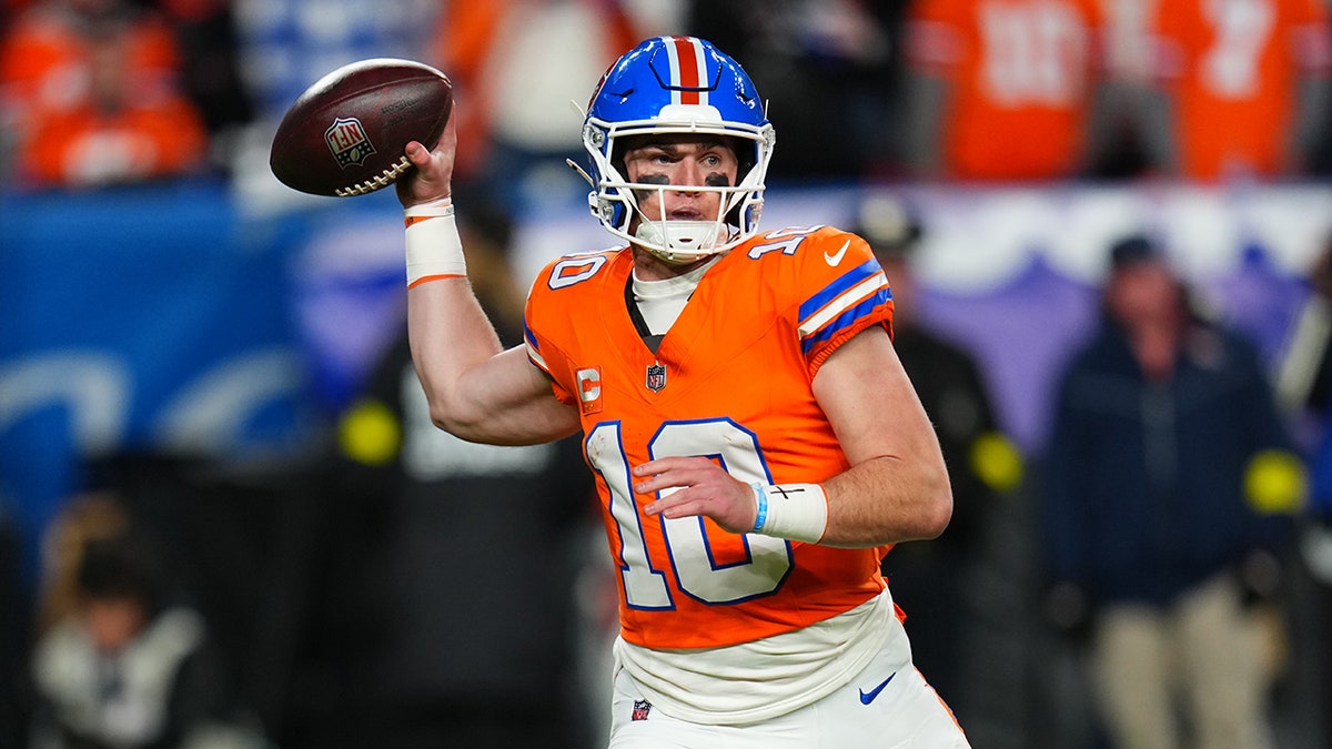 Bo Nix goes up against the Raiders