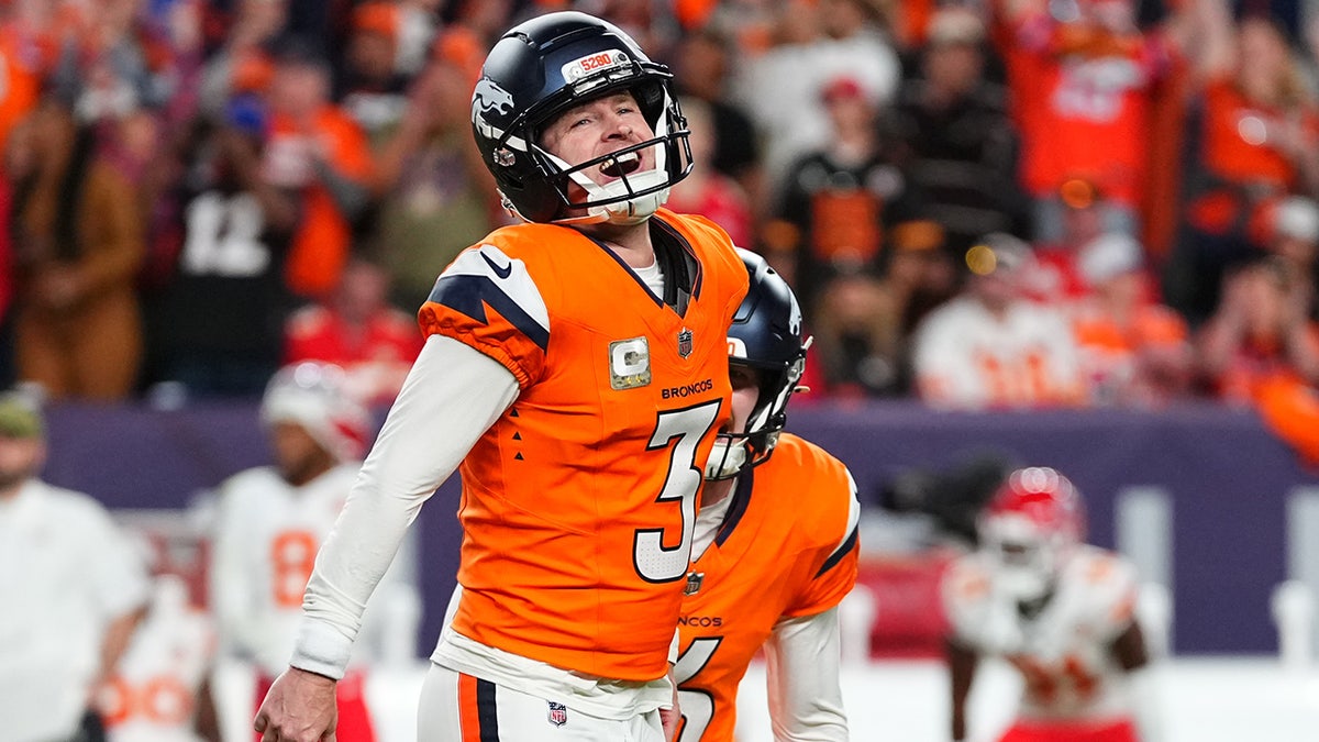 Will Lutz celebrates the field goal