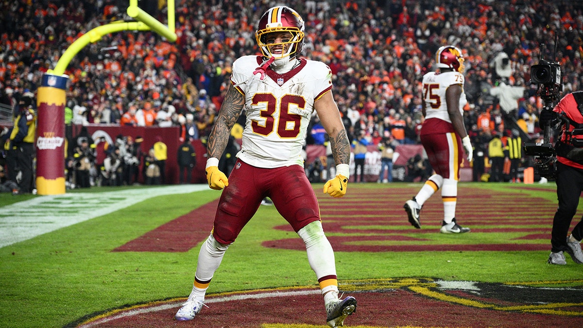 Chris Rodriguez Jr. gets into the extremity  zone