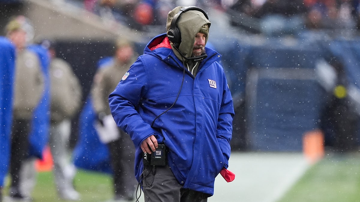 Brian Daboll on the sideline in Chicago