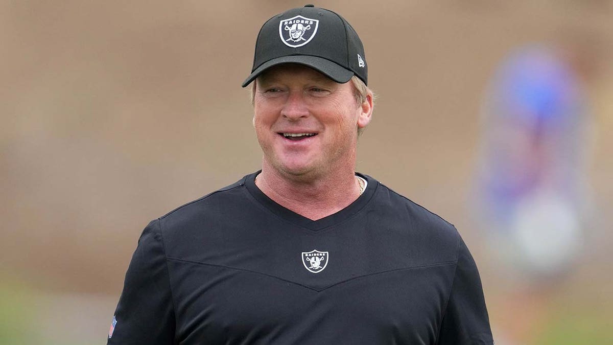 Jon Gruden at a joint practice in 201