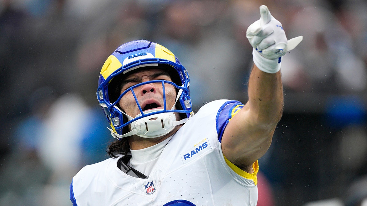 Rams star makes incredible one-handed catch vs Panthers  at george magazine