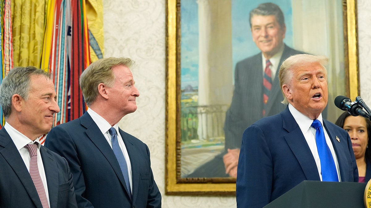 Trump successful  the Oval Office with NFL figures