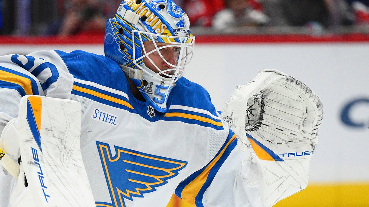 Jordan Binnington detiene un disco