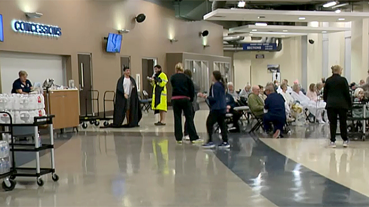 Evacuees gather after ammonia leak in Oklahoma