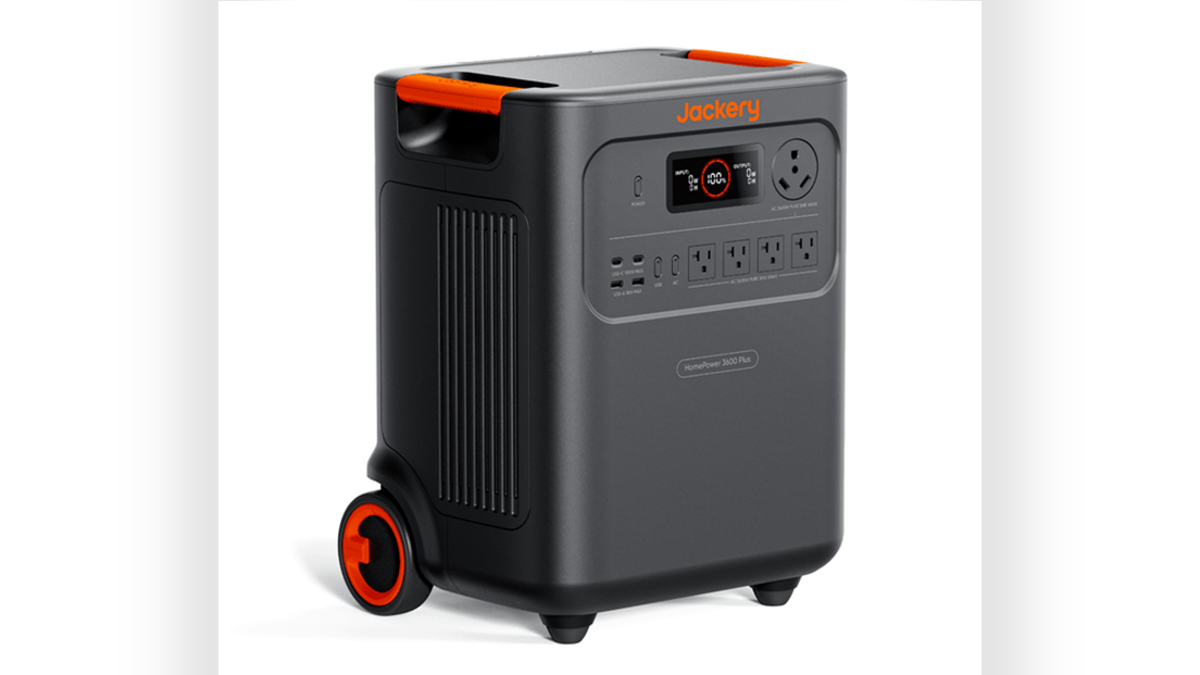 Connect to a Jackery solar panel for off-grid charging. 