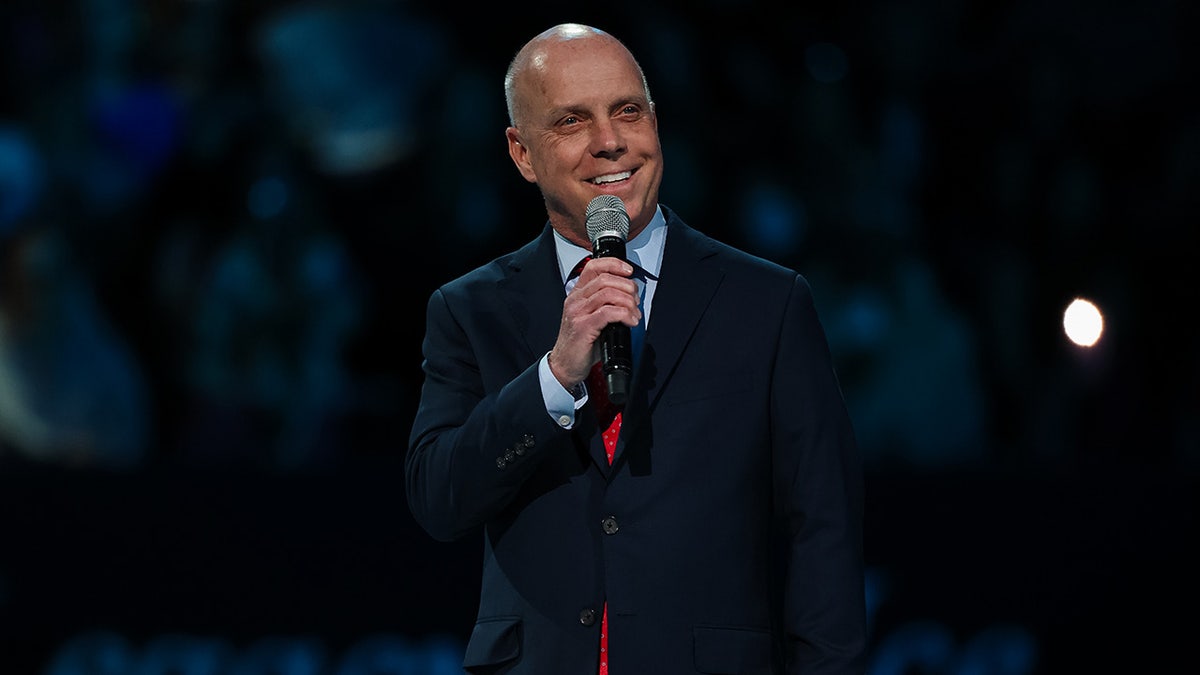 অলিম্পিক স্বর্ণপদক বিজয়ী স্কট হ্যামিল্টন মস্তিষ্কের ক্যান্সারের বিরুদ্ধে কথা বলেছেন, বার্ষিক তহবিল সংগ্রহের সাথে আশা নিয়ে এসেছেন অলিম্পিক স্বর্ণপদক বিজয়ী স্কট হ্যামিল্টন মস্তিষ্কের ক্যান্সারের বিরুদ্ধে কথা বলেছেন, বার্ষিক তহবিল সংগ্রহের সাথে আশা নিয়ে এসেছেন