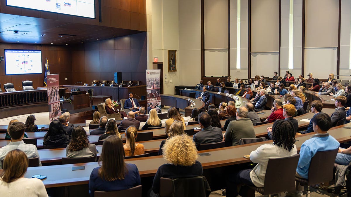 FOX News Media CEO Suzanne Scott addresses students and educators at the University of South Carolina’s Baldwin Business and Financial Journalism Lecture Series