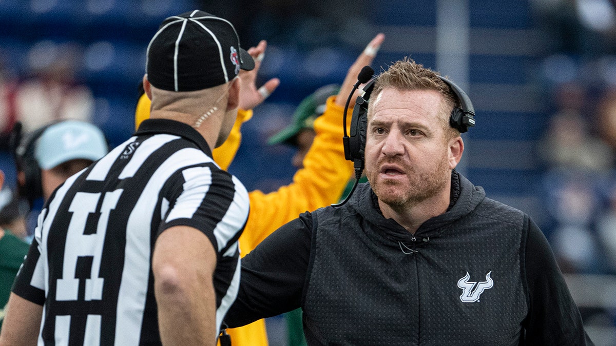 Trener Alex Golesh przeciwko Marynarce Wojennej