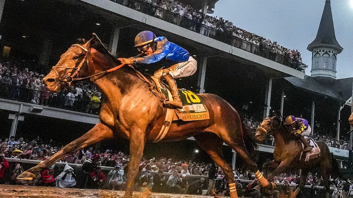 গত দুই কেন্টাকি ডার্বি বিজয়ীকে স্বাস্থ্যগত সমস্যার কারণে ব্রিডার্স কাপ থেকে স্ক্র্যাচ করা হয়েছিল