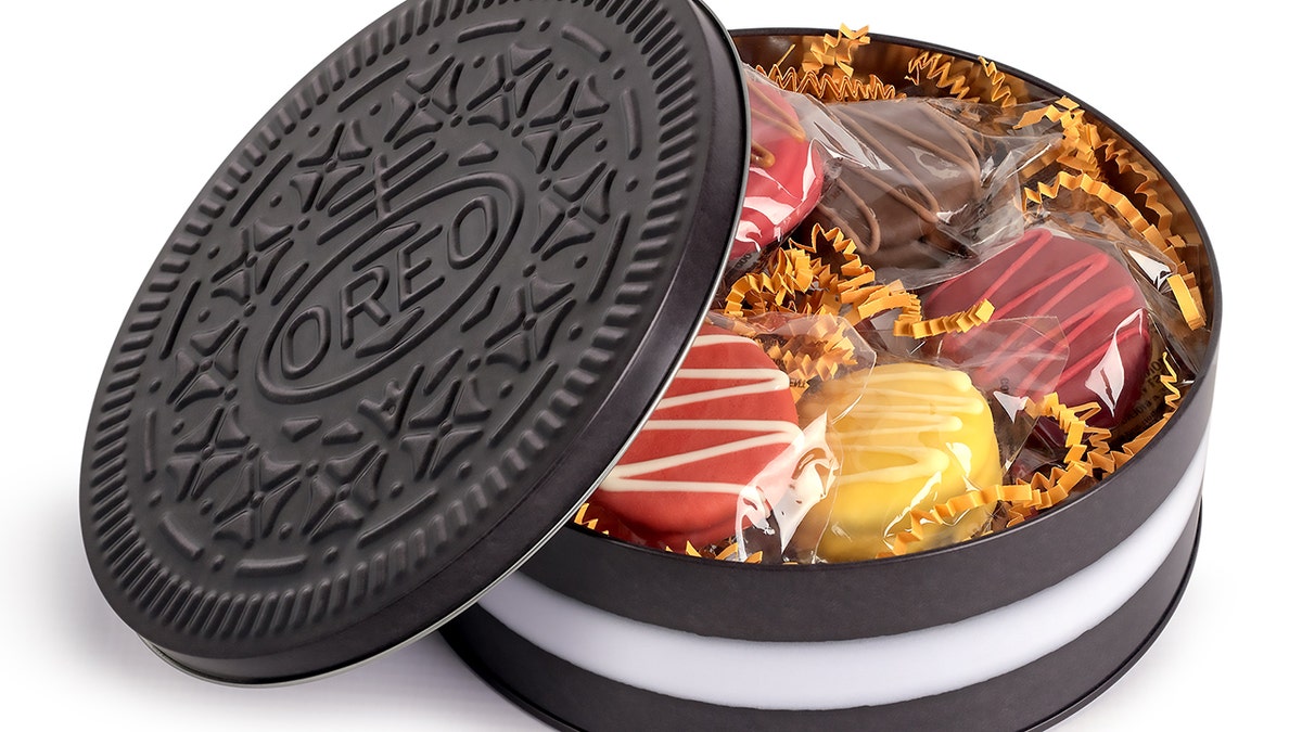 Oreo collectors tin filled with fudge-covered Thanksgiving dinner-flavored Oreos.
