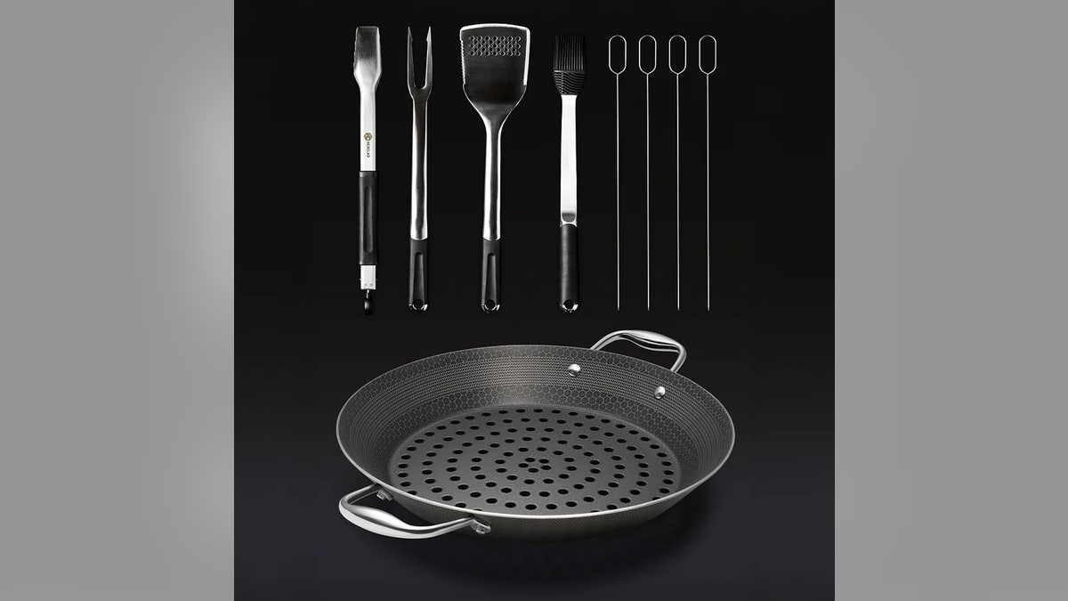 Prepare for barbecue season with a spatula, grill brush, tongs and more.