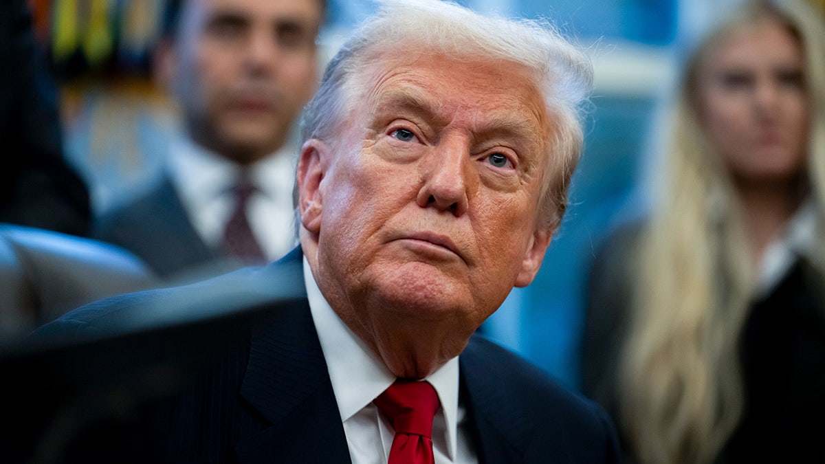 Trump at Oval Office.