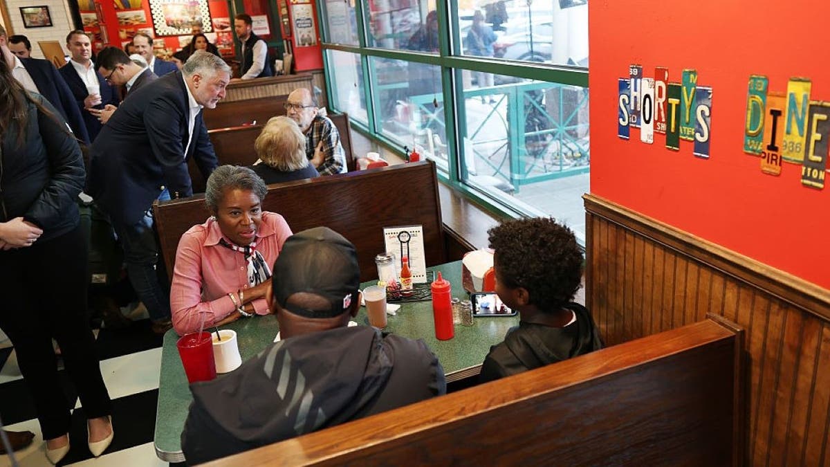 El atractivo Earle-Sears en un restaurante de Virginia