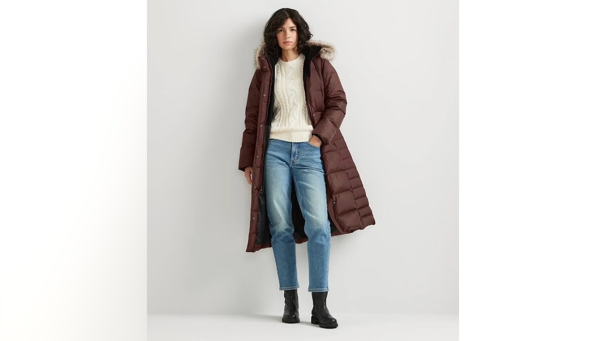 This coat was made for braving cold weather. 