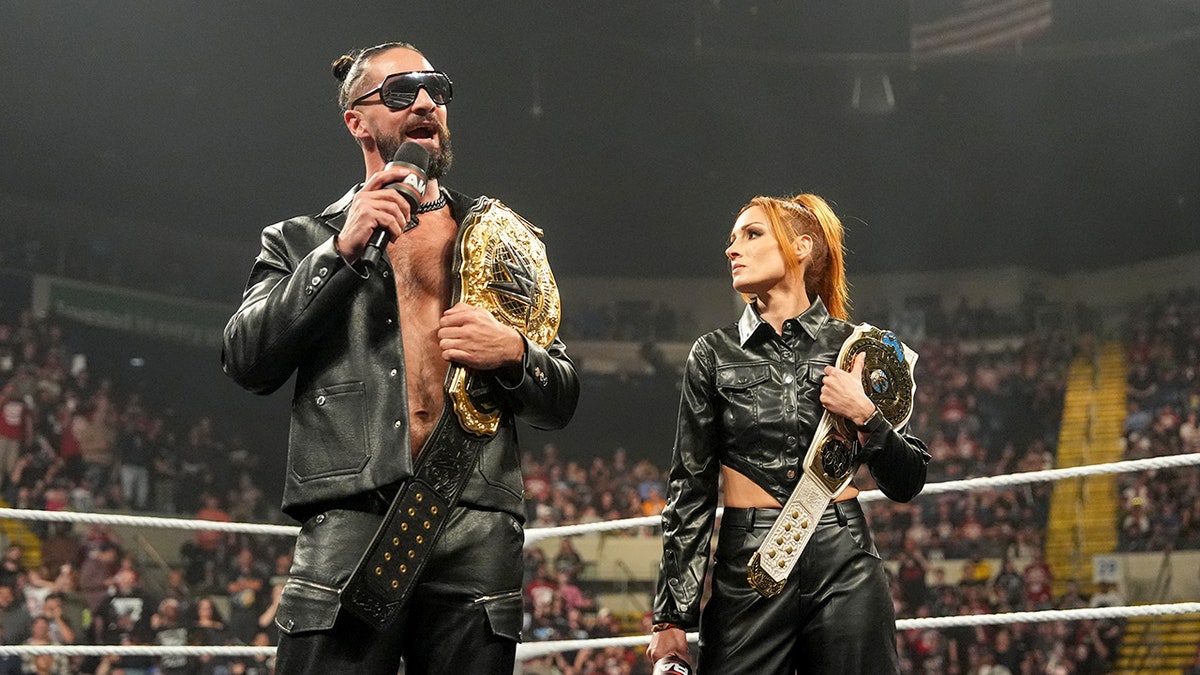 ডব্লিউডব্লিউই তারকারা বলছেন লস এঞ্জেলেসে টেসলা চালানোর জন্য একজন পথচারী তাদের মধ্যমা আঙুল দিয়েছিলেন ডব্লিউডব্লিউই তারকারা বলছেন লস এঞ্জেলেসে টেসলা চালানোর জন্য একজন পথচারী তাদের মধ্যমা আঙুল দিয়েছিলেন