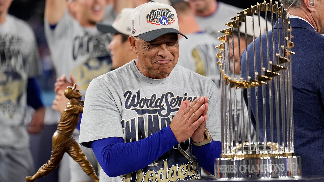 mlb-dodgers-dave-roberts-