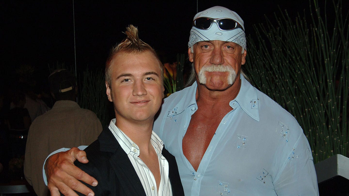 Hulk Hogan's son teases wrestling career after snapping selfie outside ring: 'You never know'