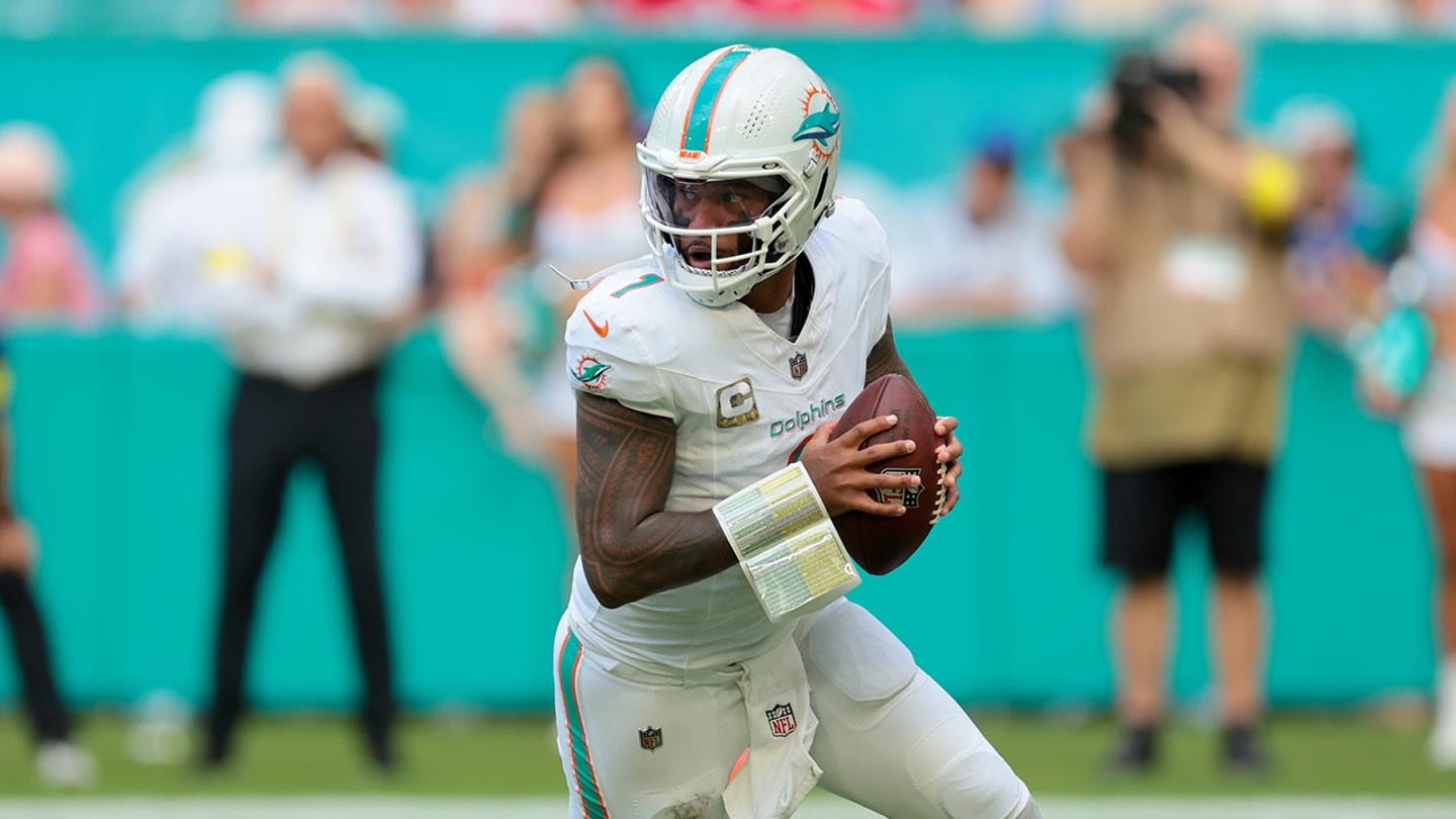 Dolphins stun Bills with blowout win behind De'Von Achane's big day