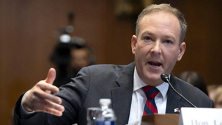 El director de la EPA, Lee Zeldin, critica NY Times afirmar que la agencia dejará de tener en cuenta las «vidas salvadas» en las normas sobre contaminación.