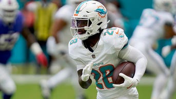 Bills left stunned as De'Von Achane runs wild in Dolphins victory at home - Fox News