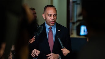 Hakeem Jeffries left speechless after reporter's kid asks why voters view Dems poorly - Fox News