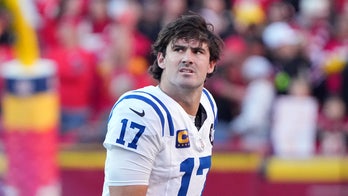 Daniel Jones' leg injury revealed as a fractured fibula amid Colts' playoff push: report